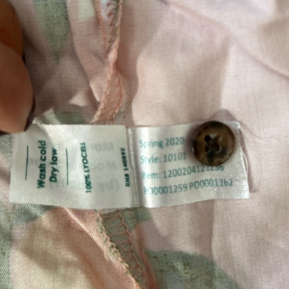 Marine Layer Peach Print Button Down Shirt Women’s M Pink Orange Floral - Picture 8 of 10